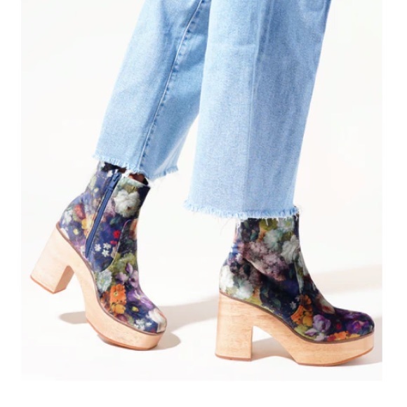 Charlotte Stone Paz Boot in Velvet Floral 2022 SOLD OUT - Picture 8 of 8